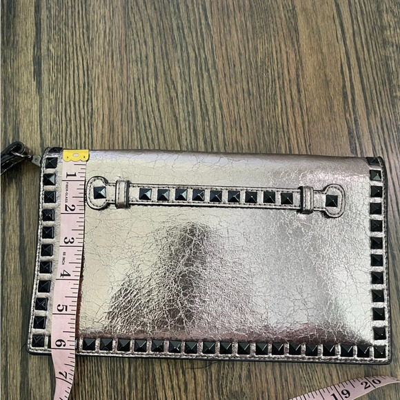 INZI metallic studded wristlet clutch bag - Picture 7 of 8